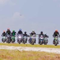 mustang-bike-tour-group 