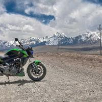upper-mustang-scenery-and-bike 